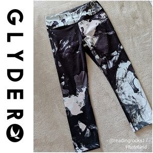 Glyder Elongate Capri, SMALL in Grey Black Pink